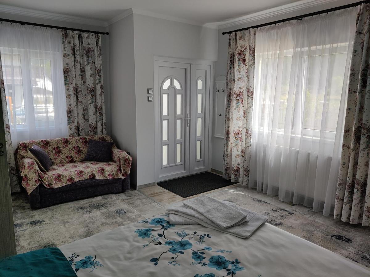 Vizuina Lupului Otel Gura Humorului Dış mekan fotoğraf